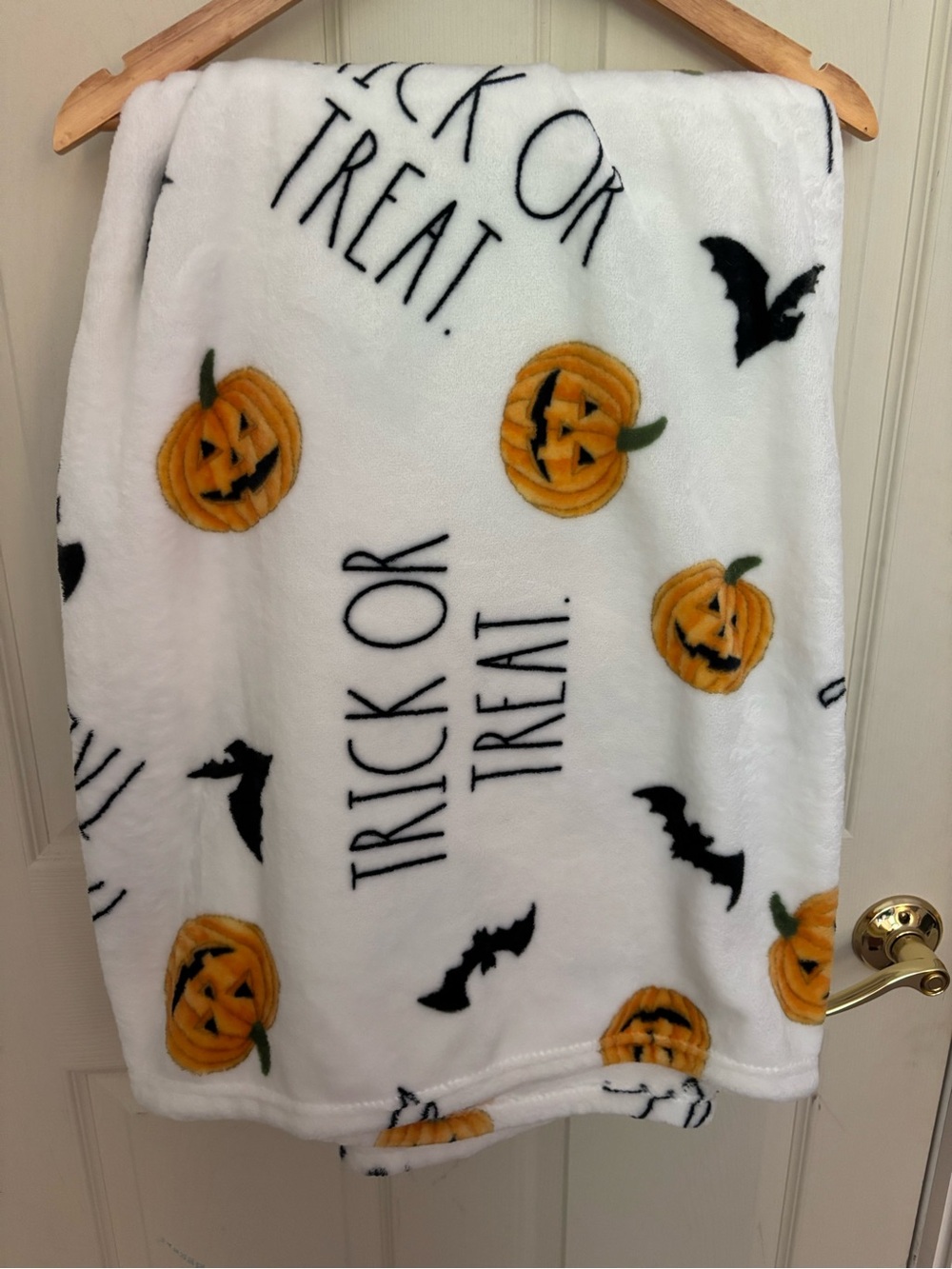 Rea Dunn Halloween Pumpkin blanket